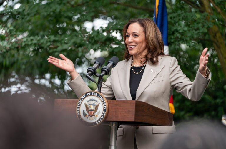 kamala harris quién es