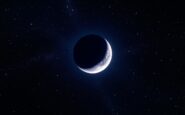 Eclipse lunar che illumina il cielo notturno