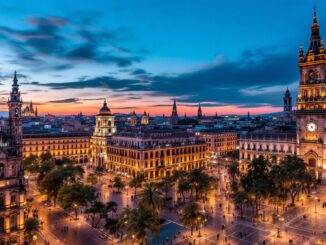 Preparativi per la Nit de la Cremà a València con misure di sicurezza